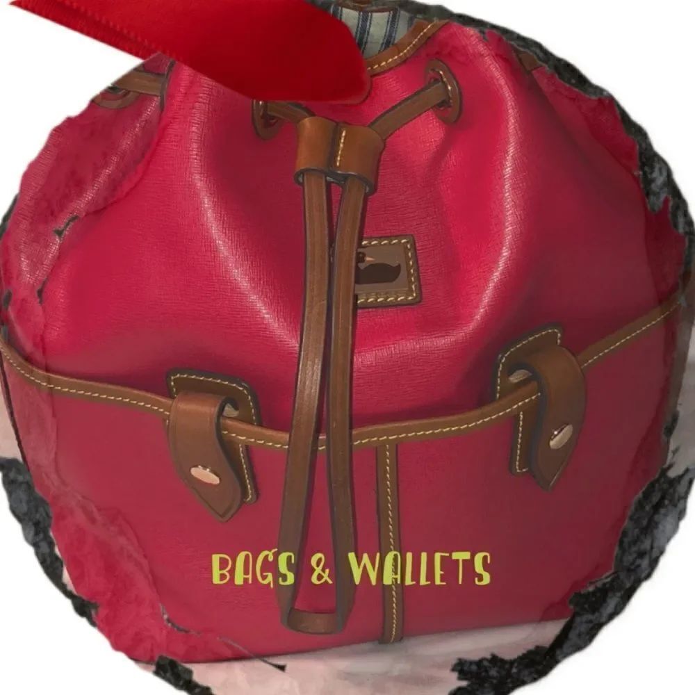 👜  ᗷᗩᘜS & ᗯᗩᒪᒪᗴTS 👛